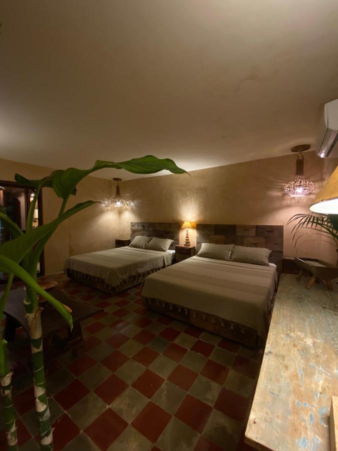 Casa Silice Guesthouse วัลลาโดลิด ภายนอก รูปภาพ
